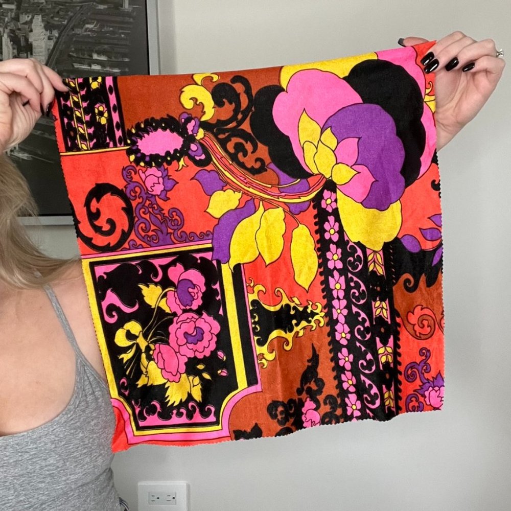 DEADSTOCK 70S PAISLEY SCARF, HANDKERCHIEF, HEAD WRAP